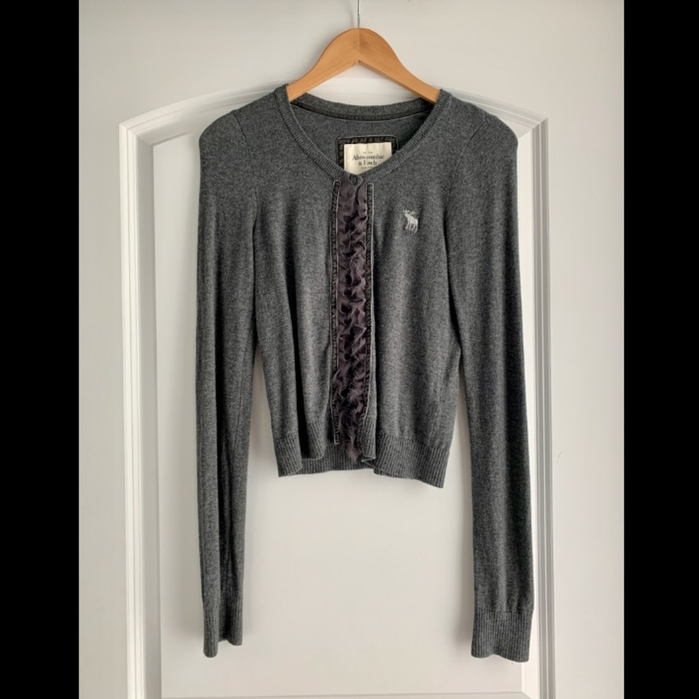 ABERCROMBIE & FITCH CARDIGAN SIZE SMALL